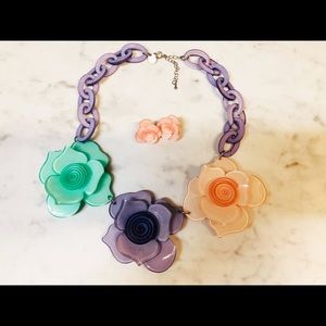 Necklace and ear stud set